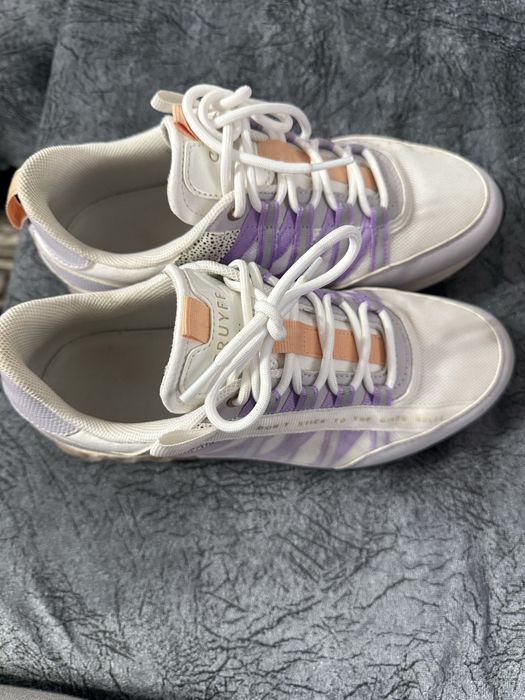 Дамски обувки CRUYFF.