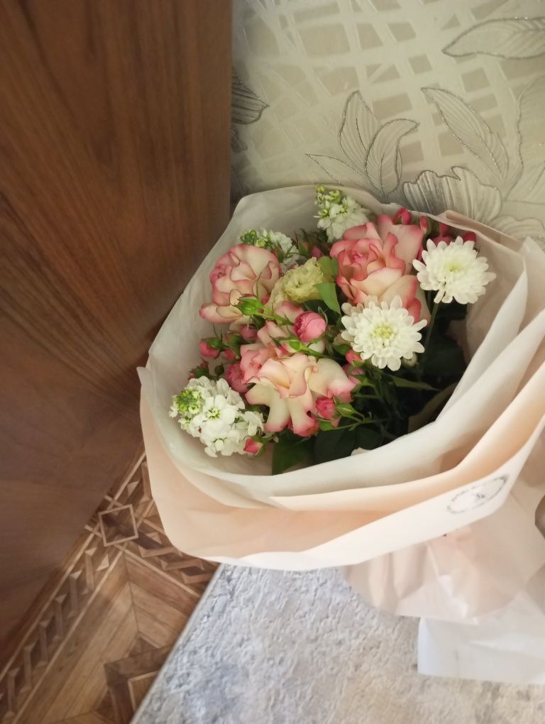 Цветов свежие разные