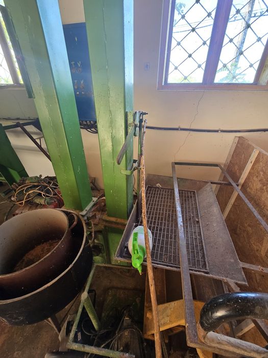 Moara porumb 800kg ora utilaj aproape nou