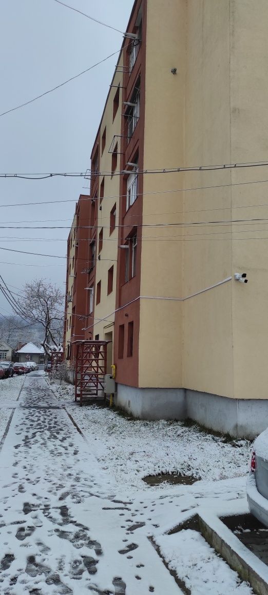 Vand apartament cu o cameră sau schimb cu 2 camere