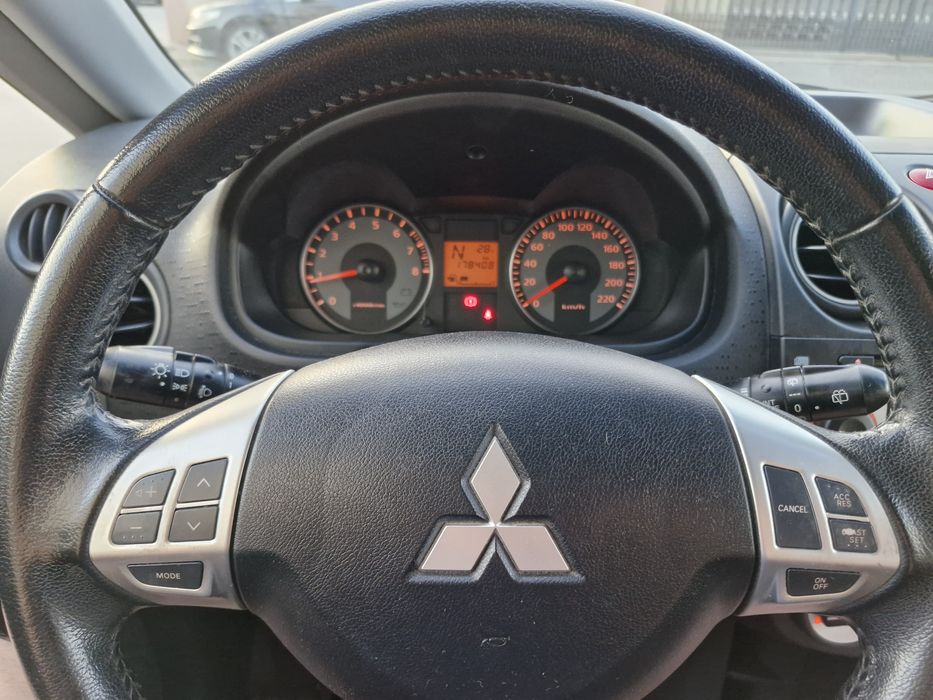 Mitsubishi Colt  / Cutie Automată