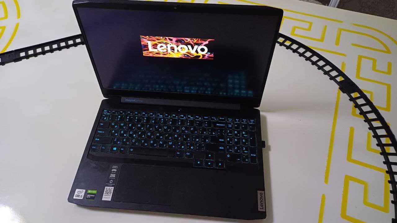 Lenovo noutbuk sotiladi