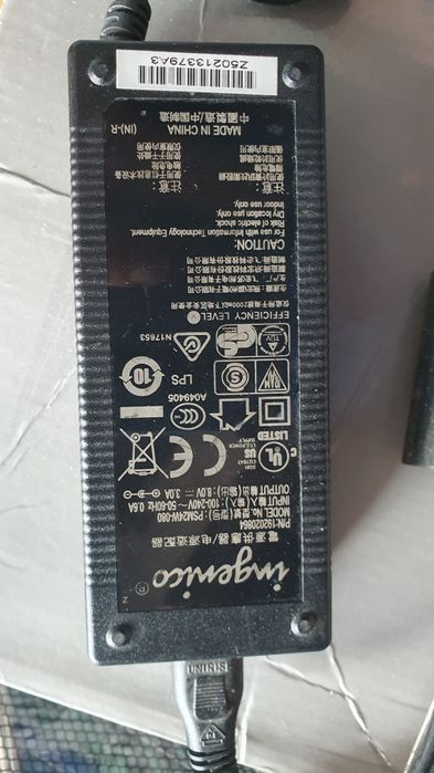 Diferite alimentatoare laptop HP 19v Ingenico 9v 12v 15v si altele