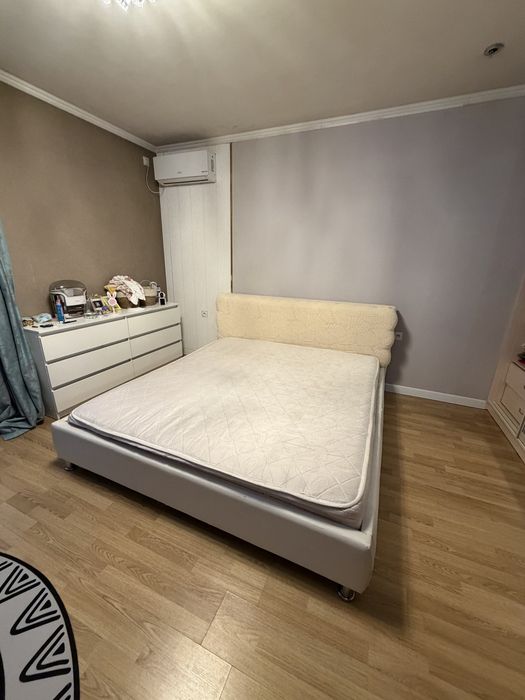 Срочно продам кровать 180 на 200