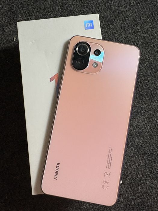 Продам Xiaomi mi 11 lite 128гб розовый