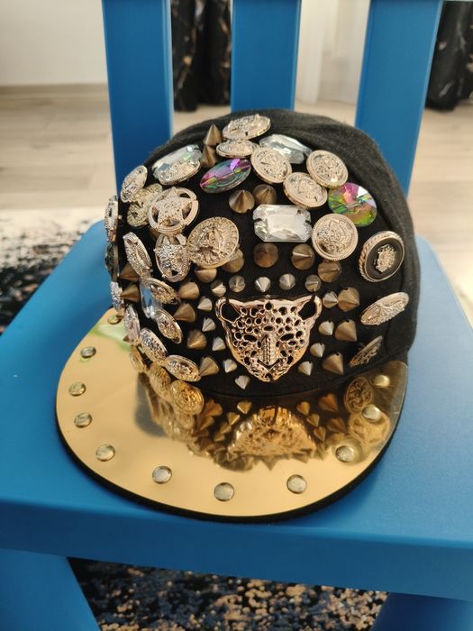 Șapcă aurie cu ținte