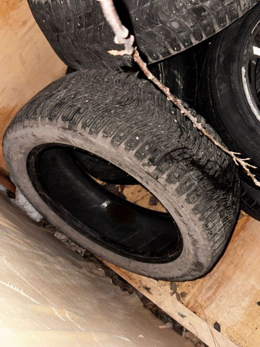 Зимняя резина Mishelin размер: 215 55/R17