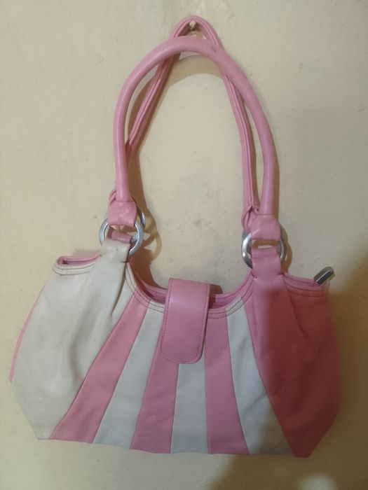 Розова дамска чанта