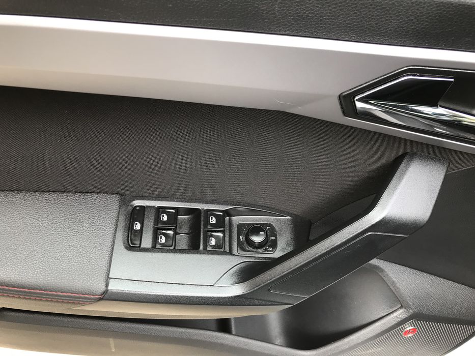 Vând Seat Arona.