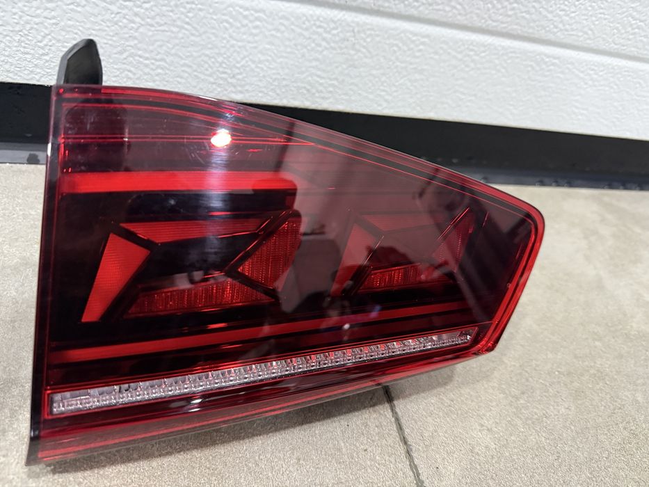 Lampa  LED spate   ( Matrix) VW  Brdak B8 Stanga / dreapta