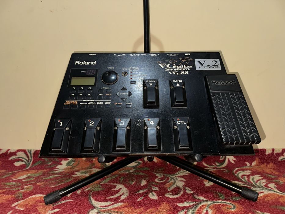 Roland VG 88 va Fender elektro gitara