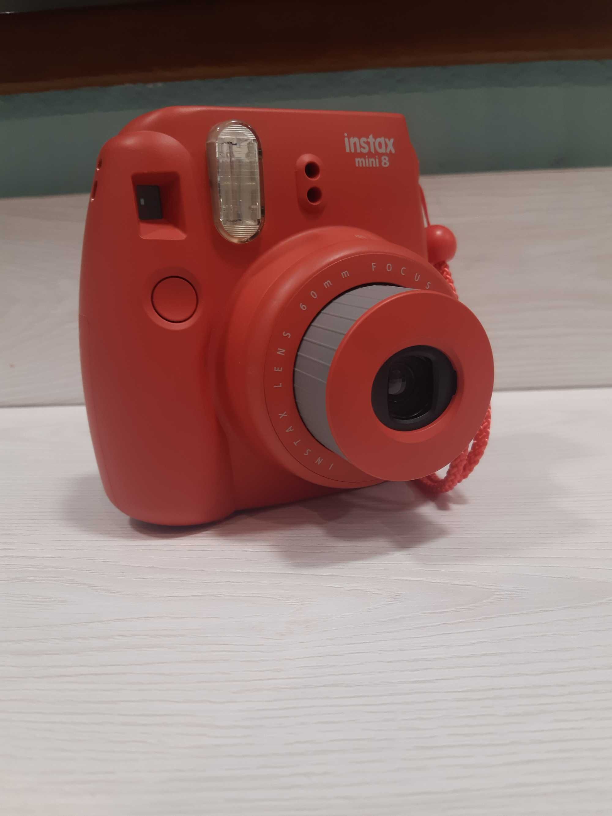 Портотипный фотоаппарат  Instax mini 8