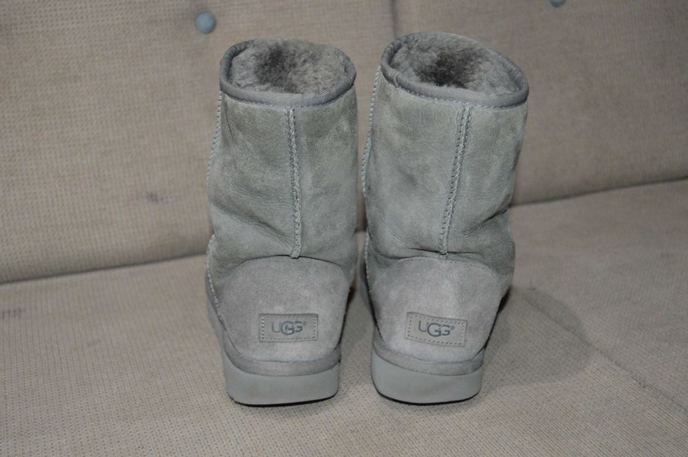 Cizme din piele UGG Mini Bailey Button II marime 41