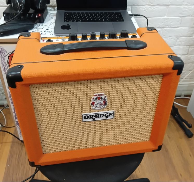 Продам комбик Orange Crush 20