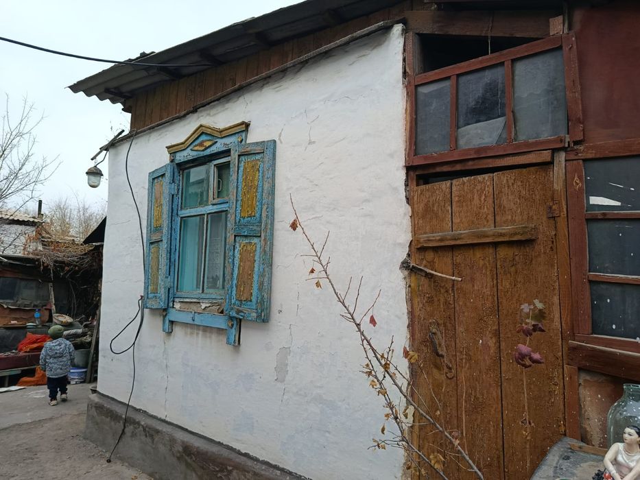 Продается дом, со всеми постройками, возможен торг