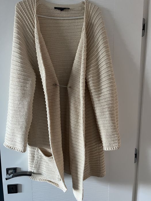 Бежова   жилетка