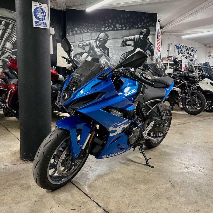 De vanzare - GSX8R Suzuki