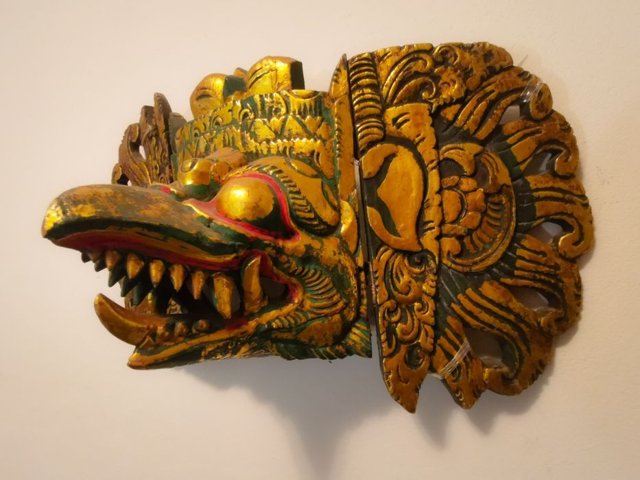 Антична балийска дървена маска на дракон