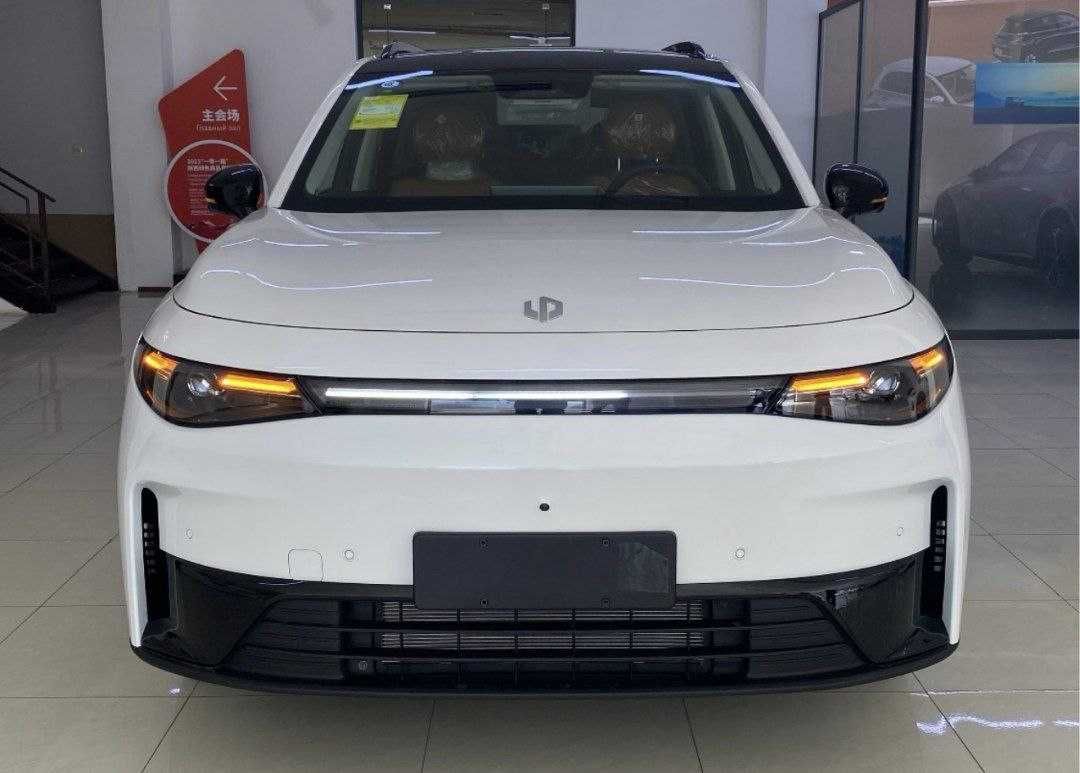 Leapmotor C16 naxtga nasiyaga ribosiz peniyasiz