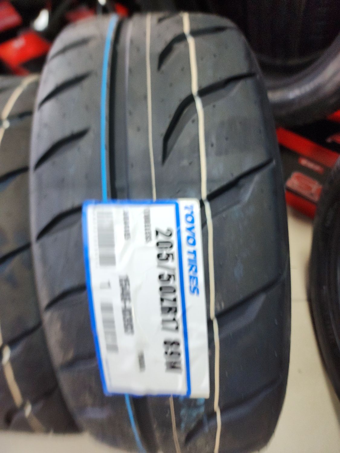 Toyo R888R 205/50R17