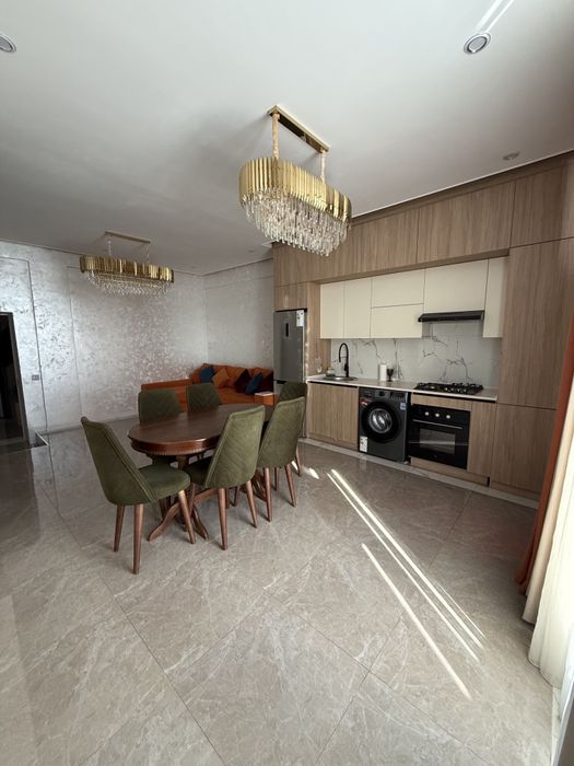 СРОЧНО!!Продается четырёхкомнатная квартира-дуплекс
Юнусобатском рай