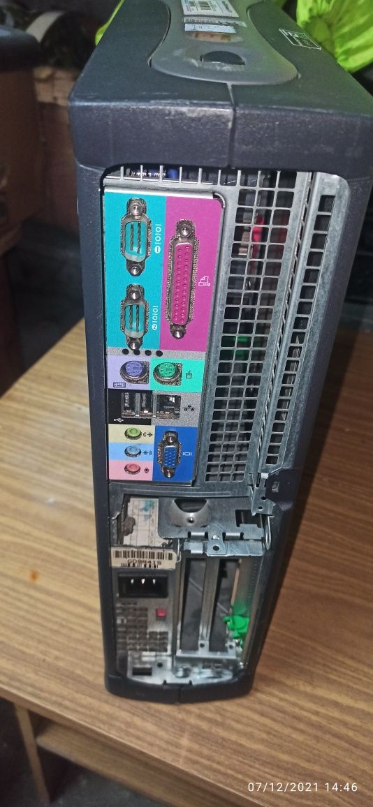 Работещ компютър DELL подарък lcd  монитор dell 17