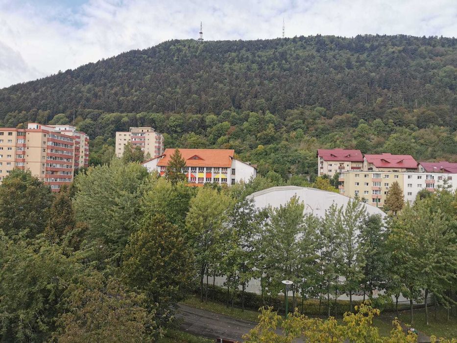 Brasov, Racadau vis a vis de Scoala 25,  2 camere, liber