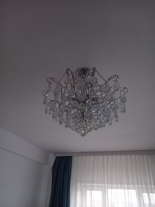 Люстра в хорошем состоянии