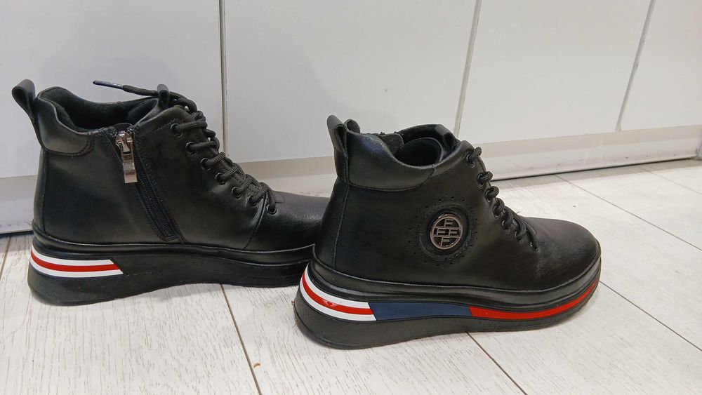 Симпатични спортни боти.