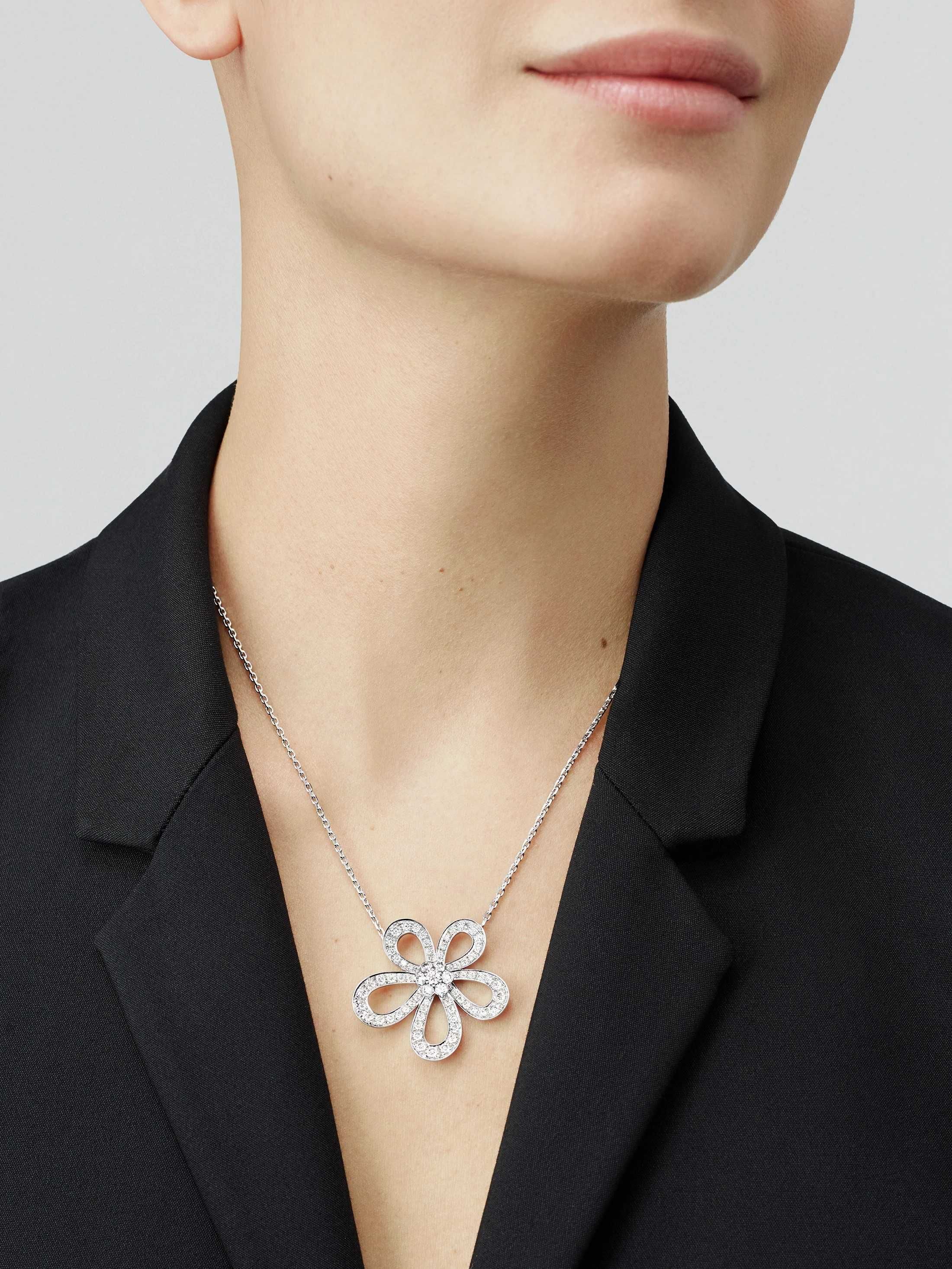 Van Cleef & Arpels VCA Silver Flowerlace Diamond Clover Дамско Колие