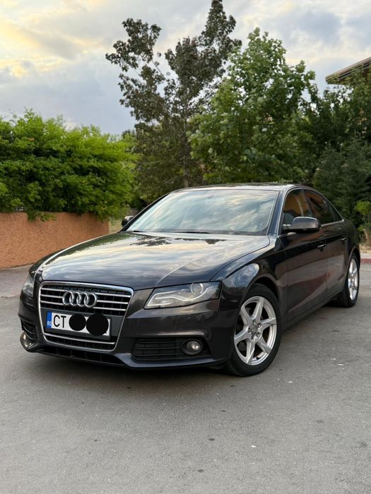 Audi A4 B8.