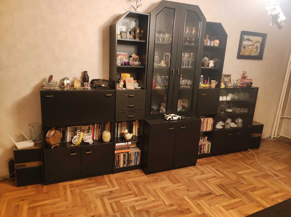 Холна гарнитура със секция и холна маса