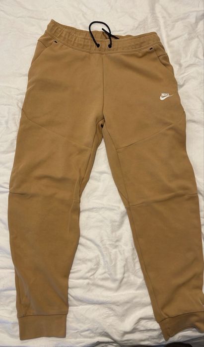 Pantaloni Nike Tech Fleece