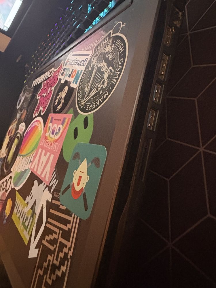 Vand leptop de gaming + cooler