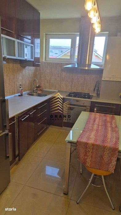 Apartament 3 Camere | Decomandat | Zona Stefan Cel Mare