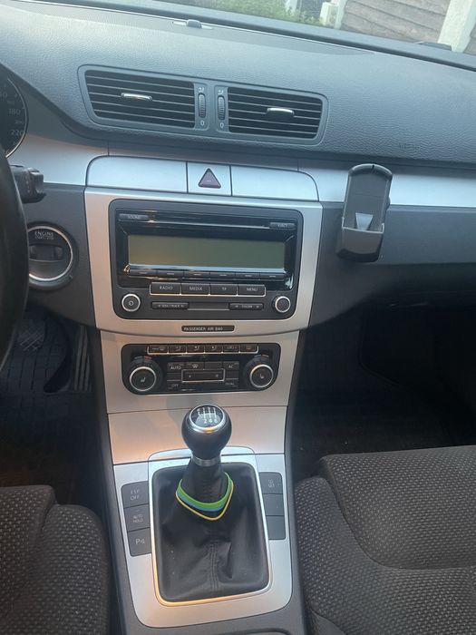 De vinzare paasat b6 2010 1.8 benzina