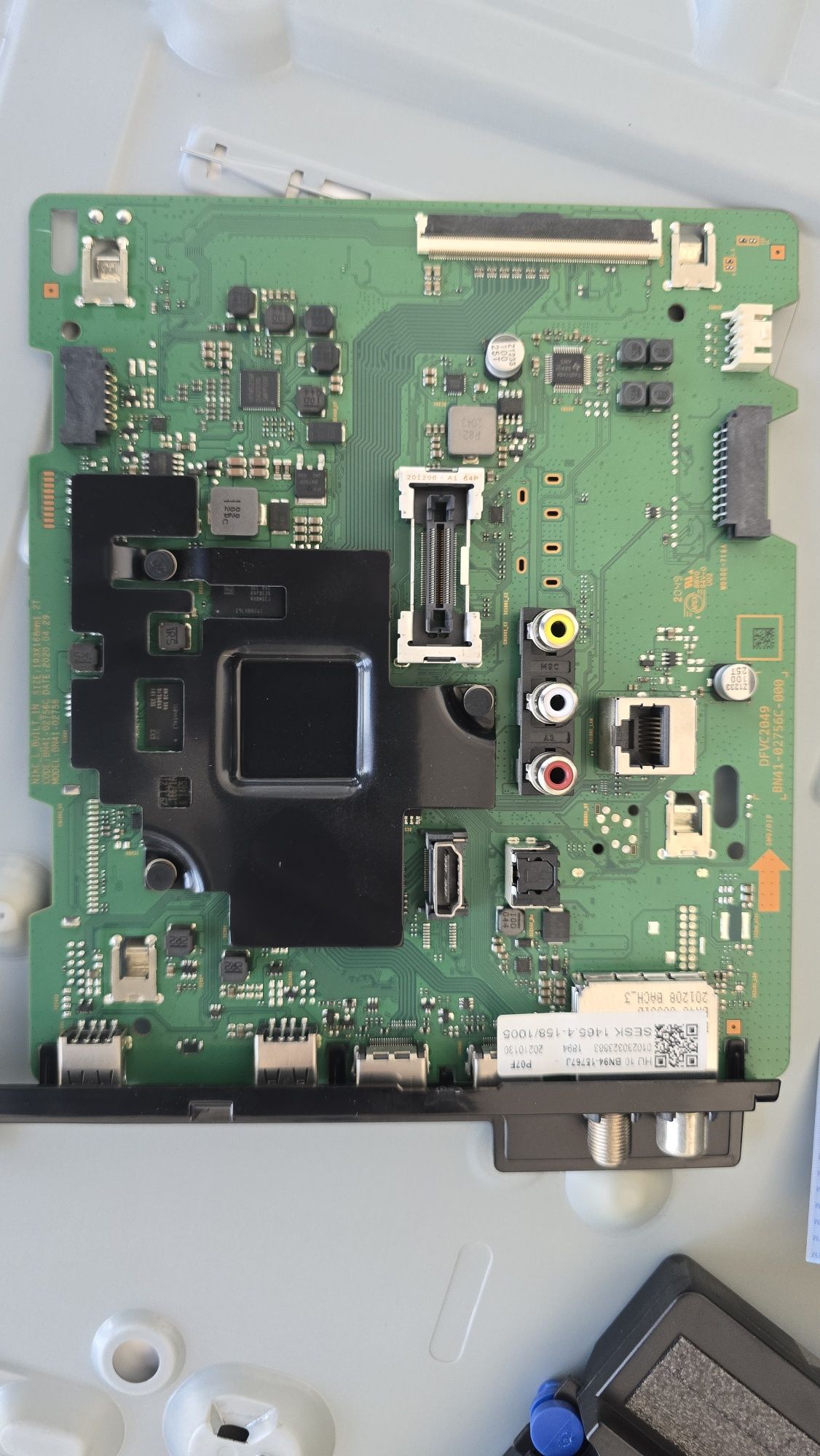 Части за телевизор Samsung TU8072 2021
