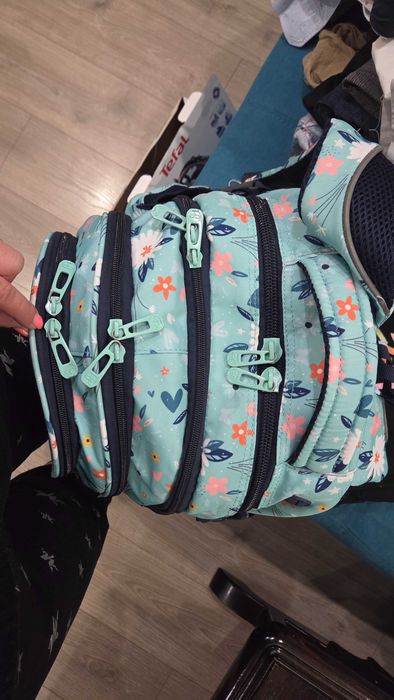 Продавам ученическа раница CoolPack