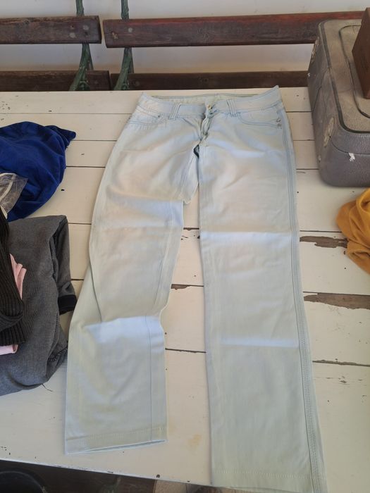 Женские стильные джинсы