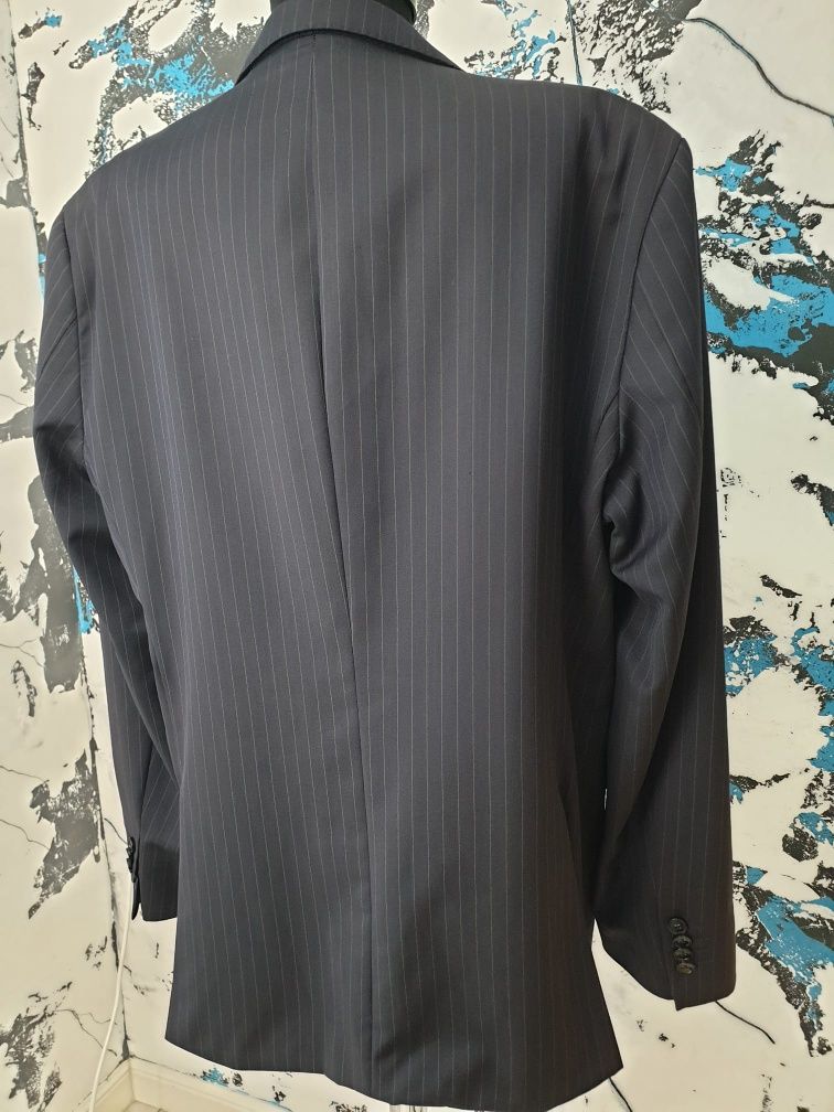 Sacou Hugo Boss,stare foarte buna,54