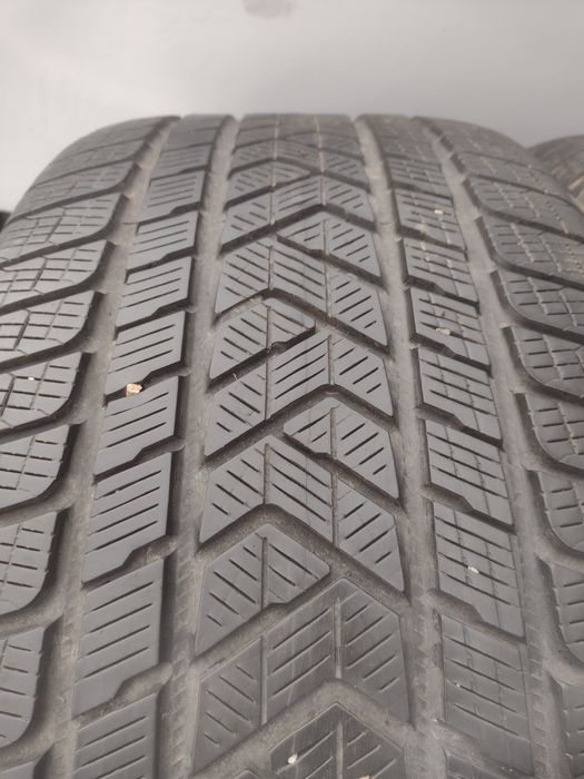 Перфектни 2бр.295/40/21 Pirelli SW dot3119