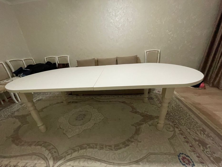 Стол из дерева. Размер 3- 3.5  метра