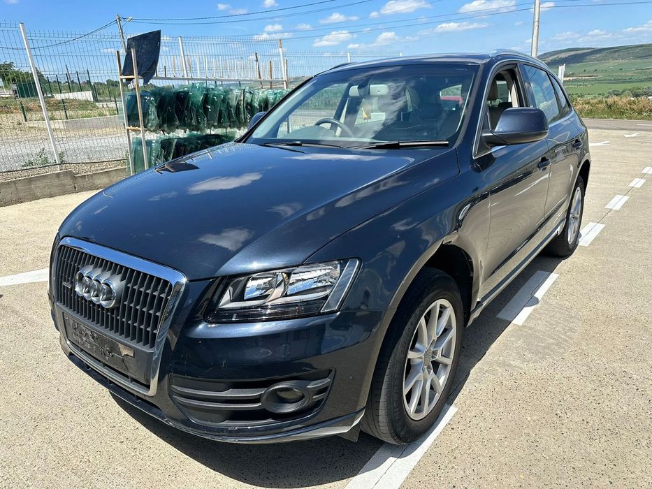 Dezmembrez / Piese auto Audi q5 2.0 tdi 2012 CGLB, quattro
