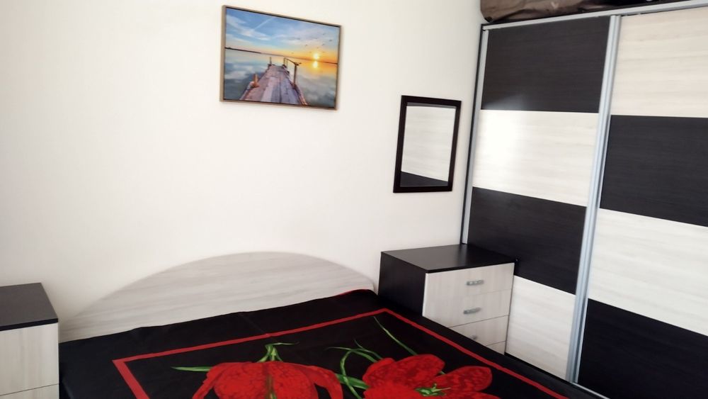 Дава се под наем Двустаен апартамент в Варна, Цветен квартал - 65 кв.м за 430 € - Снимка #2