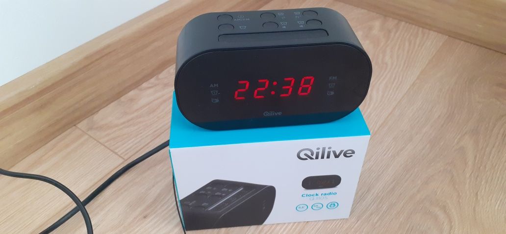 Vând Radio cu ceas Qilive EVO cu 10 posturi presetate si alarma duala