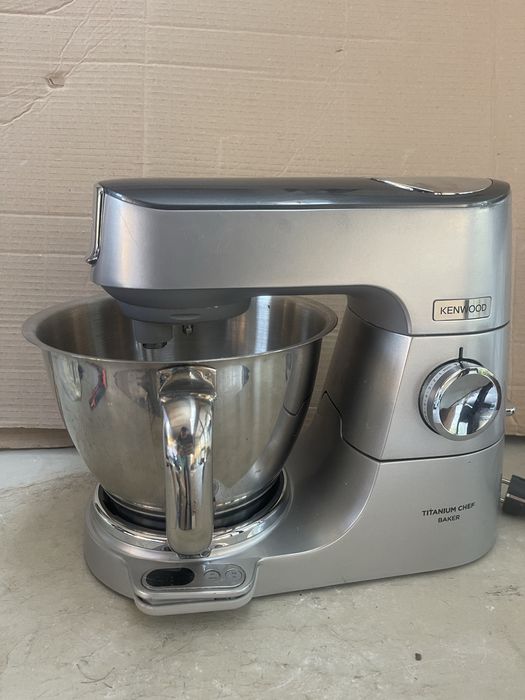 Кухненски робот KENWOOD Titanium Chef