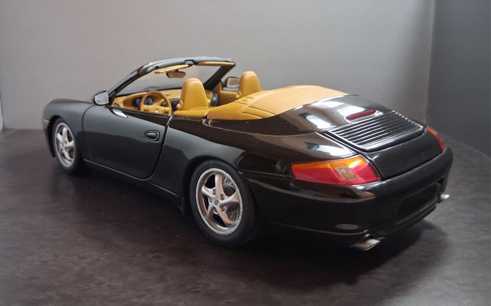 Porsche 996  Cabriolet 1:18 UT model