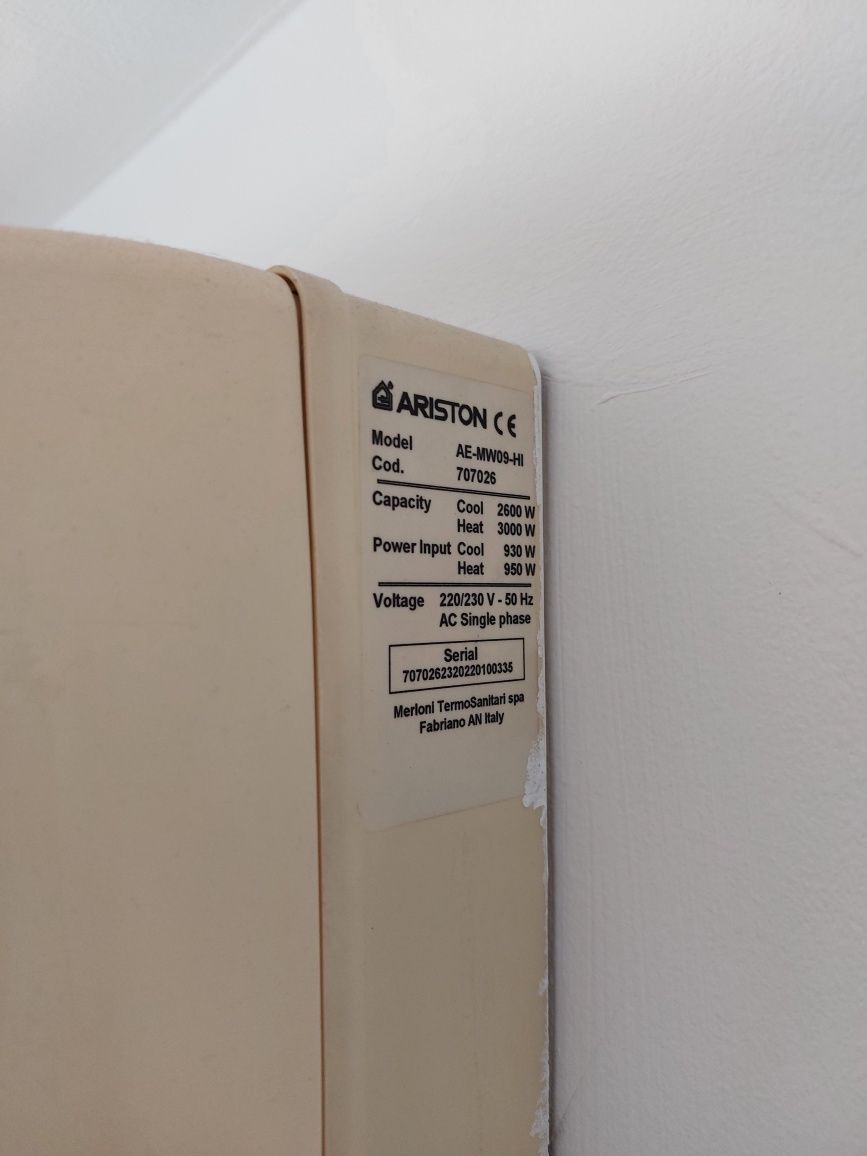 Aer conditionat Ariston 12000BTU model AE-MW09-HI, freon R22