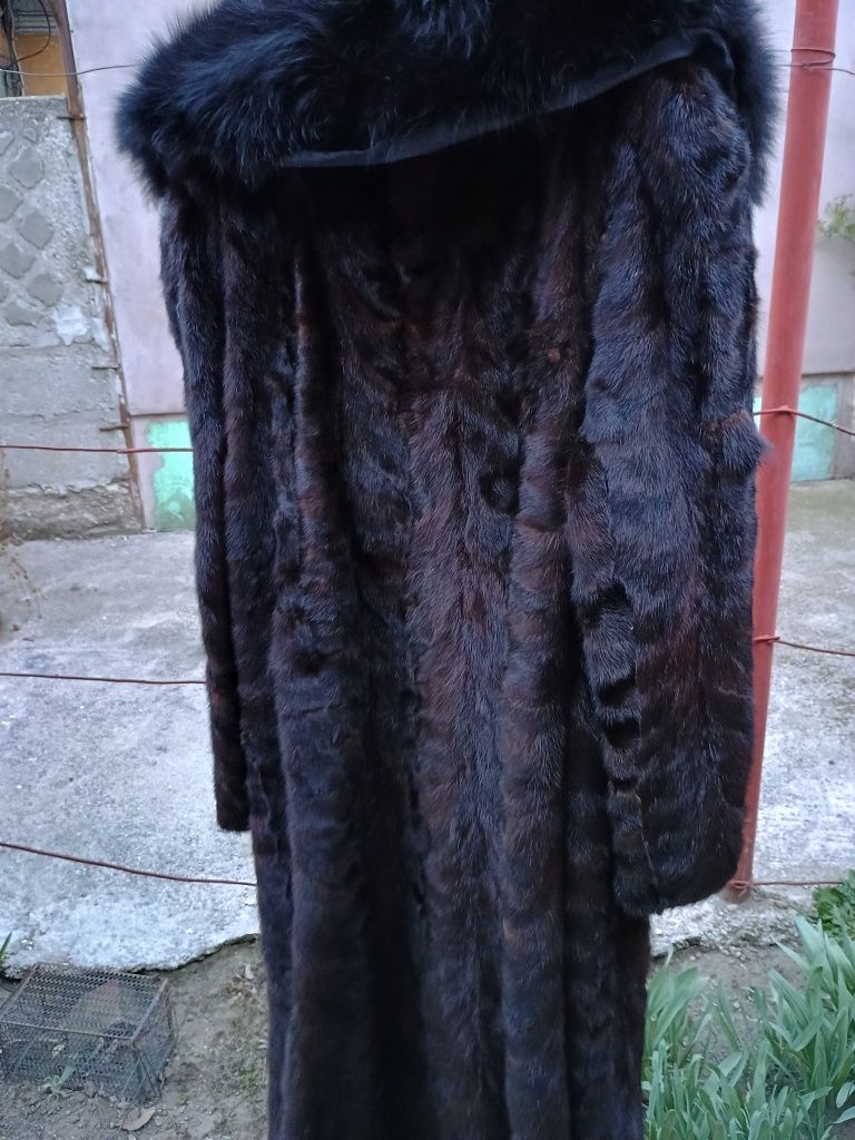 Vand haina de blana de nurca, folosita,pret 2000 lei. Alte blanuri etc