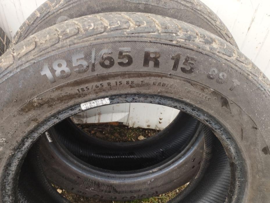 Vând  anvelope  BARUM